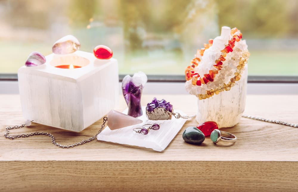 Otro uso esotérico es relacionado al embarazo y la maternidad. Atrae el amor, la fertilidad y ayuda a propiciar la calma durante los meses de gestación y reducir el estrés y ansiedad.