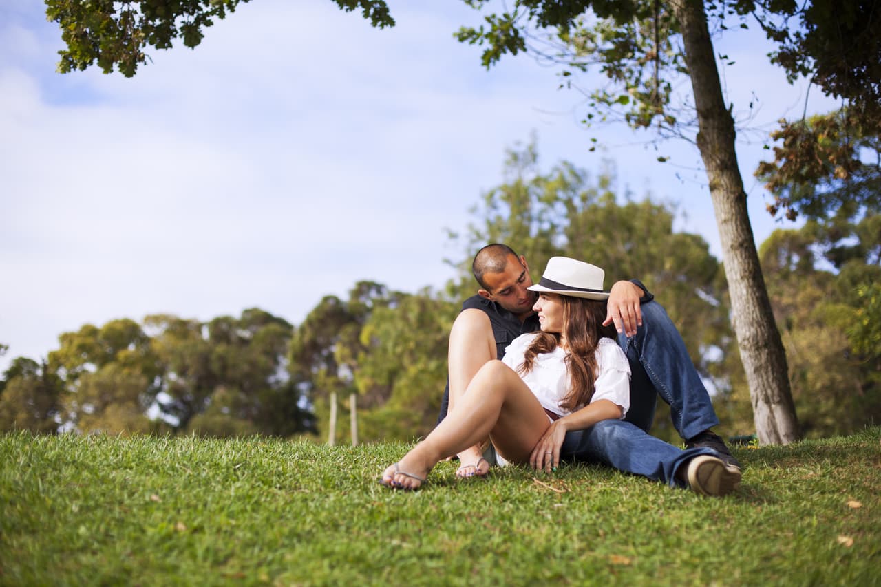 El novilunio tiene connotaciones intensas dentro de tu mundo interior, pisciano. Se activa tu sexto sentido, tu intuición, tu percepción de la realidad y nadie podrá engañarte porque con solamente mirar o “sentir” la presencia de una persona a tu lado conocerás inmediatamente cuáles son sus verdaderas intenciones tanto sentimentales como de otro tipo. Escucha tu corazón que no te engañará