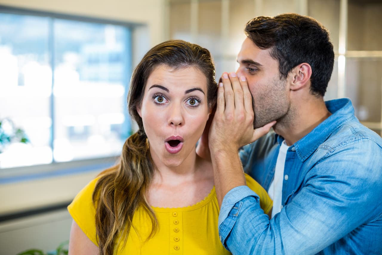 Tu signo sincero, jovial y espontáneo está ahora en un momento crucial pues con los tránsitos planetarios que están incidiendo en tu elemento fuego y el novilunio de hoy se presenta un paisaje astral sui generis, novedoso, cargado de energías. ¿Qué puedes esperar? ¡Lo insólito! Escucharás confesiones, te enterarás de nuevas situaciones y confidencias que te asombrarán. El amor se reviste con un tono joven y nuevo en tu vida.