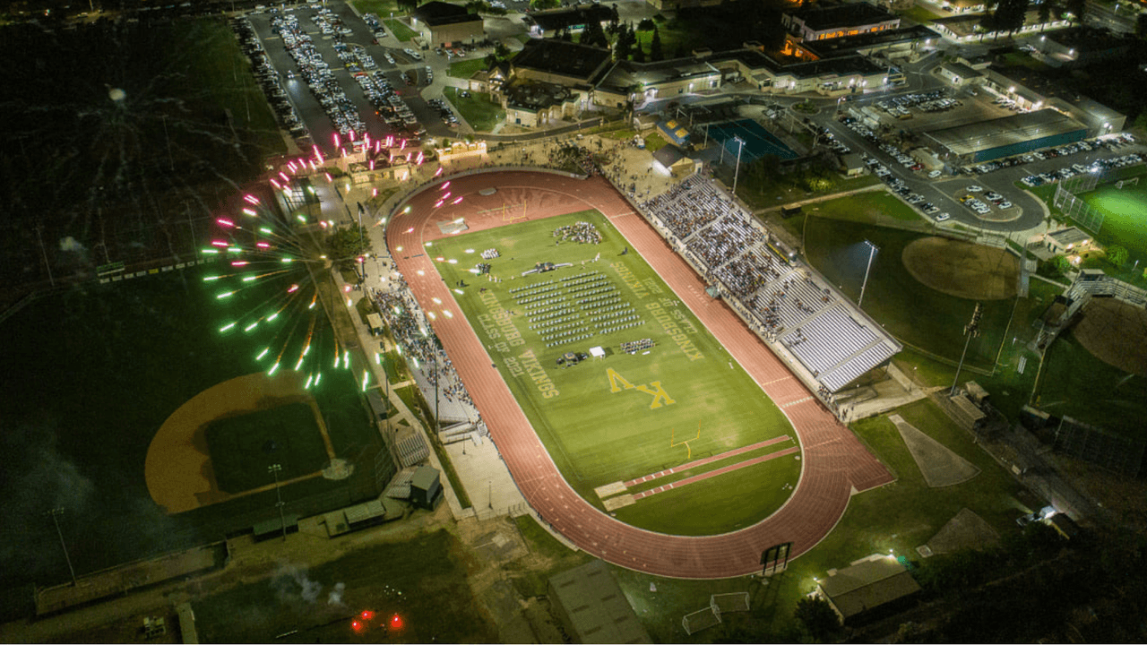 <b>Condado de Fresno. </b>Este domingo 
<a href="https://www.univision.com/temas/4-de-julio">4 de Julio</a> podrás disfrutar de los fuegos artificiales en 
<b>Kingsburg High School</b> a las 9:00 pm en compañía de tu familia.
<br>