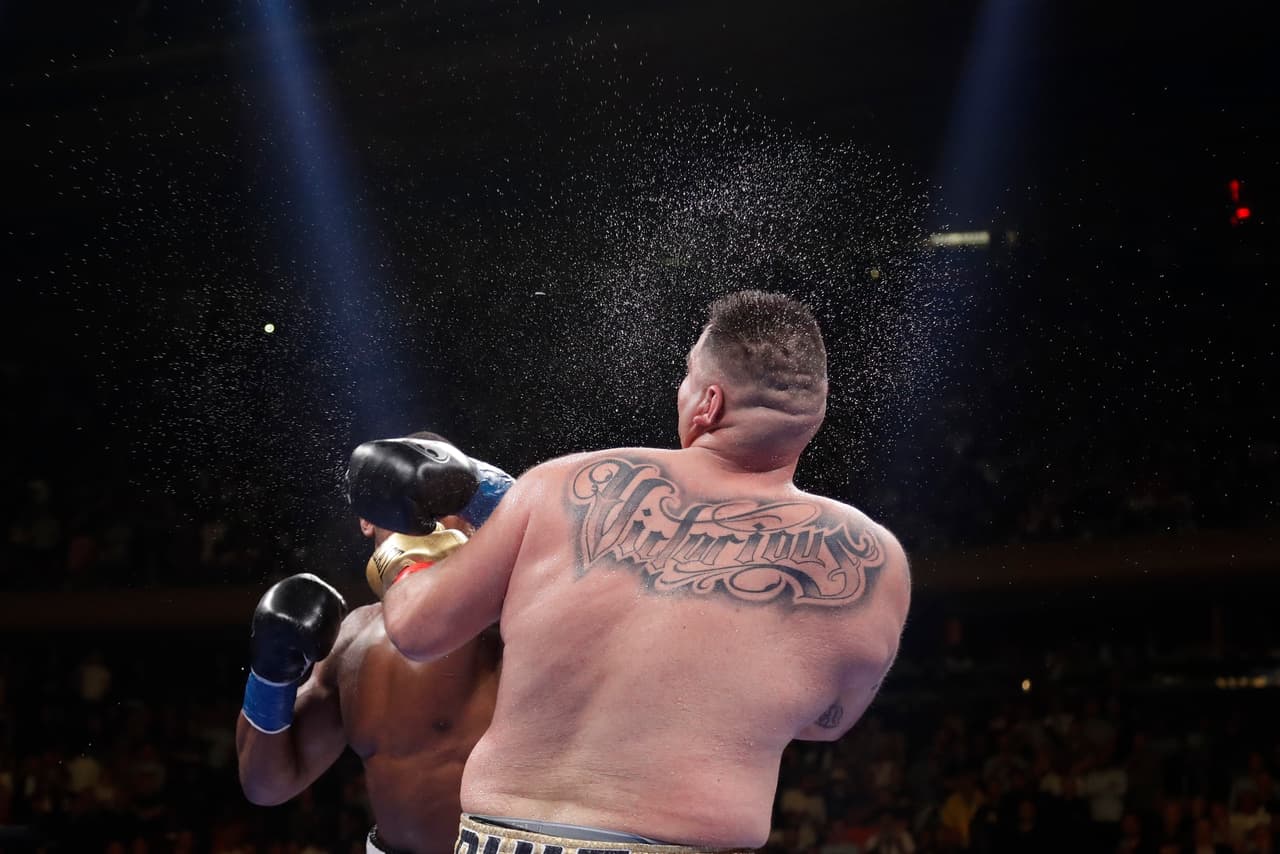 Tras doce rounds, el mexicoamericano perdió el combate por decisión.