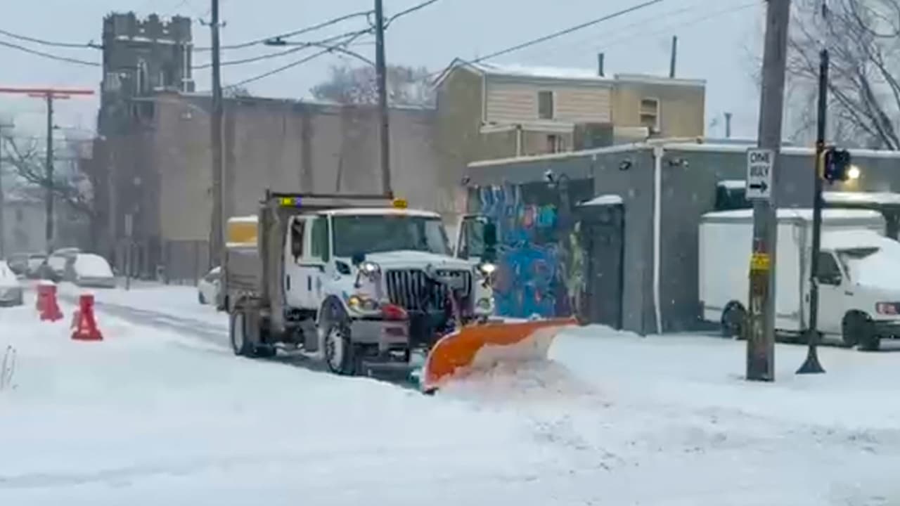 Nevada en Filadelfia: Reportan acumulados de más de 10 pulgadas y activan más de 600 quitanieves