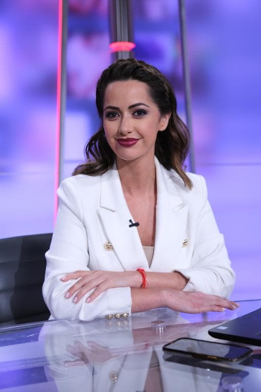 La periodista y presentadora Paulina Sodi, una de las mejores amigas de Michelle Galván (y su 'fotógrafa' personal), sabía, pero se abstuvo de emitir comentarios.