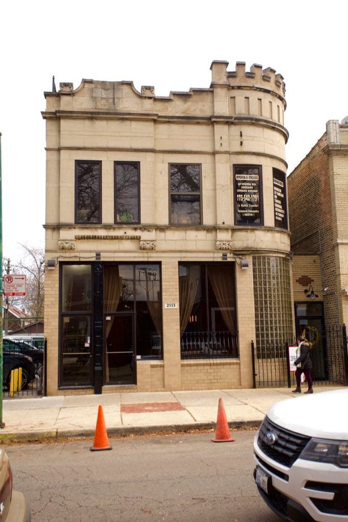 Osito's Tap en La Villita