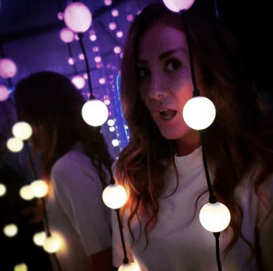 "[...] La vida y los años, las arrugas están ahí. Entonces, tienes que seguir picando piedra en otras cosas.", aseguró la actriz de 39 años de edad.