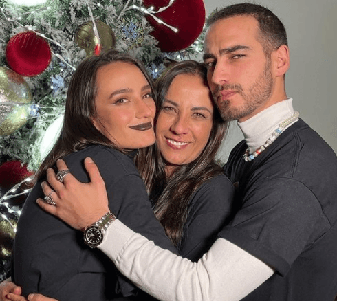 A diferencia de otros cumpleaños, la actriz celebra un año más de vida fuera de su país y lejos de su familia. 
<br>