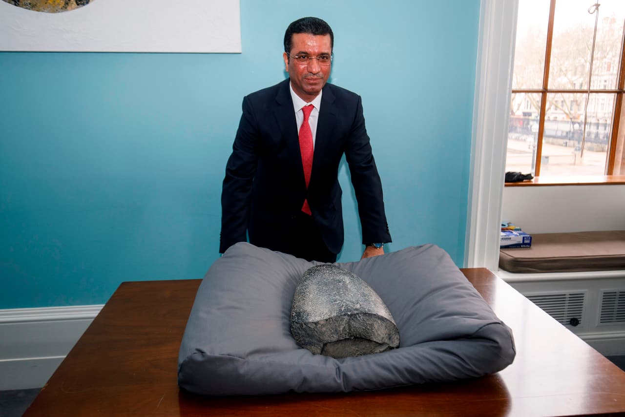 Los especialistas determinaron que el rey al que refiere la pieza era Nabucodonosor I, "una especie de héroe nacional, una leyenda en su propia vida". Se cree que la piedra se exhibió originalmente en la antigua ciudad de Nippur, ahora en el centro de Irak. "Es más que solo una piedra tallada... Es un testimonio de la extraordinaria historia de la República de Irak", dijo Ellis.