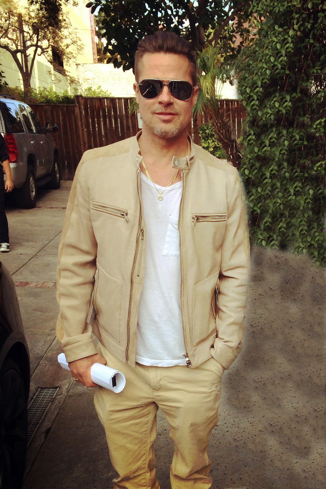 “Ser padre es lo más importante en su vida y haría cualquier cosa para reparar su relación (con Maddox)", comentó la fuente.
<br>