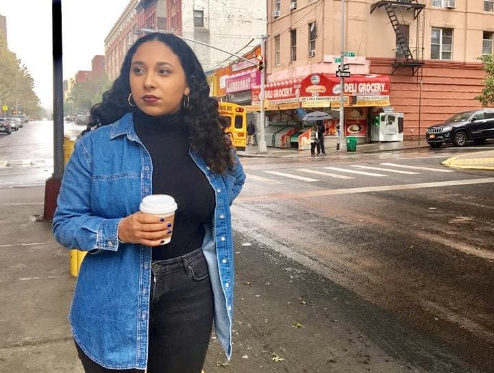 Ana Verde, de 21 años de edad, vive en East Harlem y estudia drama y dirección de teatro en la Universidad de Nueva York (NYU)
<br>