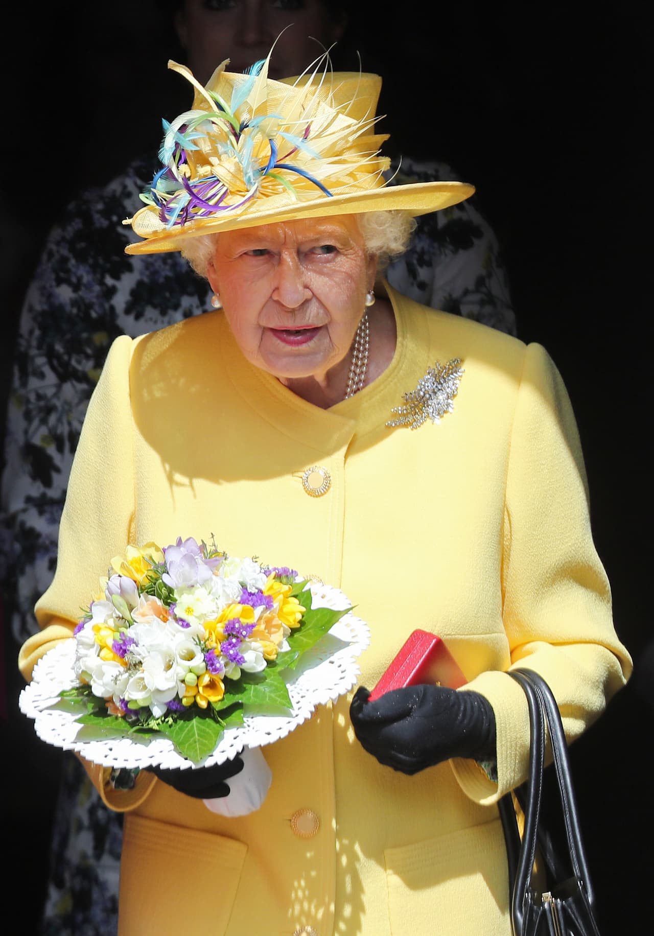 La única condición que les impuso, basándose en las leyes del gobierno británico, es que 
<b><a href="https://www.univision.com/famosos/el-principe-harry-y-meghan-markle-dejaran-de-usar-la-marca-sussex-royal-aunque-habian-intentado-hacerla-comercial-fotos" target="_blank">no deben utilizar el término 'royal'</a></b> ('realeza') ni 'Sussex royal' con fines comerciales. Pero todo indica que la famosa pareja no acató del todo la orden. 
<br>