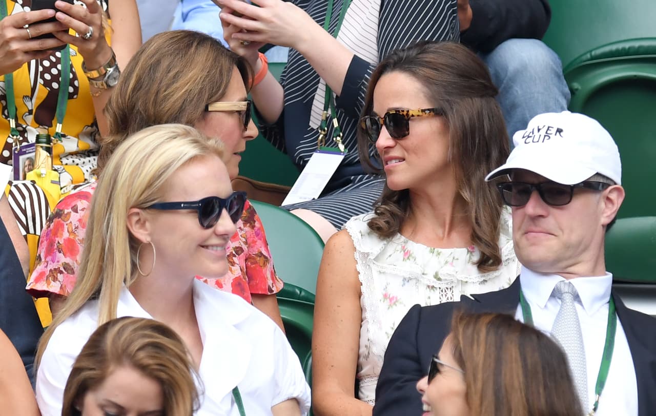 Carole Middleton y Pippa Middleton presentes durante el encuentro.