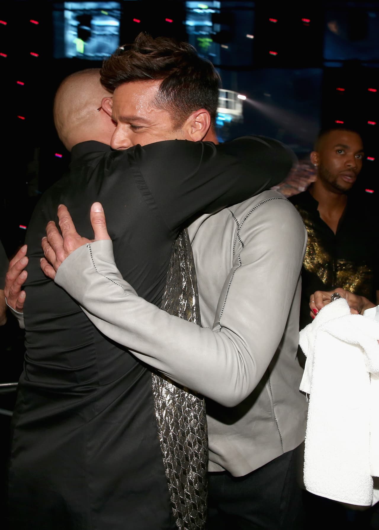 Más tarde Wisin y Ricky Martin celebraron por un año más en estos premios.