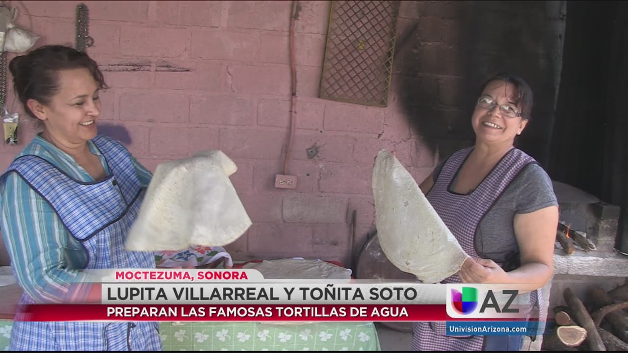 Mujeres de Sonora muestran la tradicional preparación de las tortillas de agua
