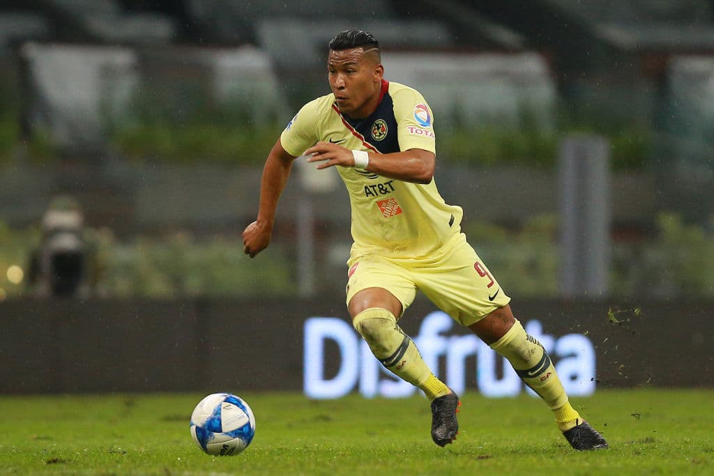 Roger MartínezEl delantero colombiano no seguirá en el Villarreal de España y desde ya celebra sus goles con la camiseta del América en el fútbol mexicano.