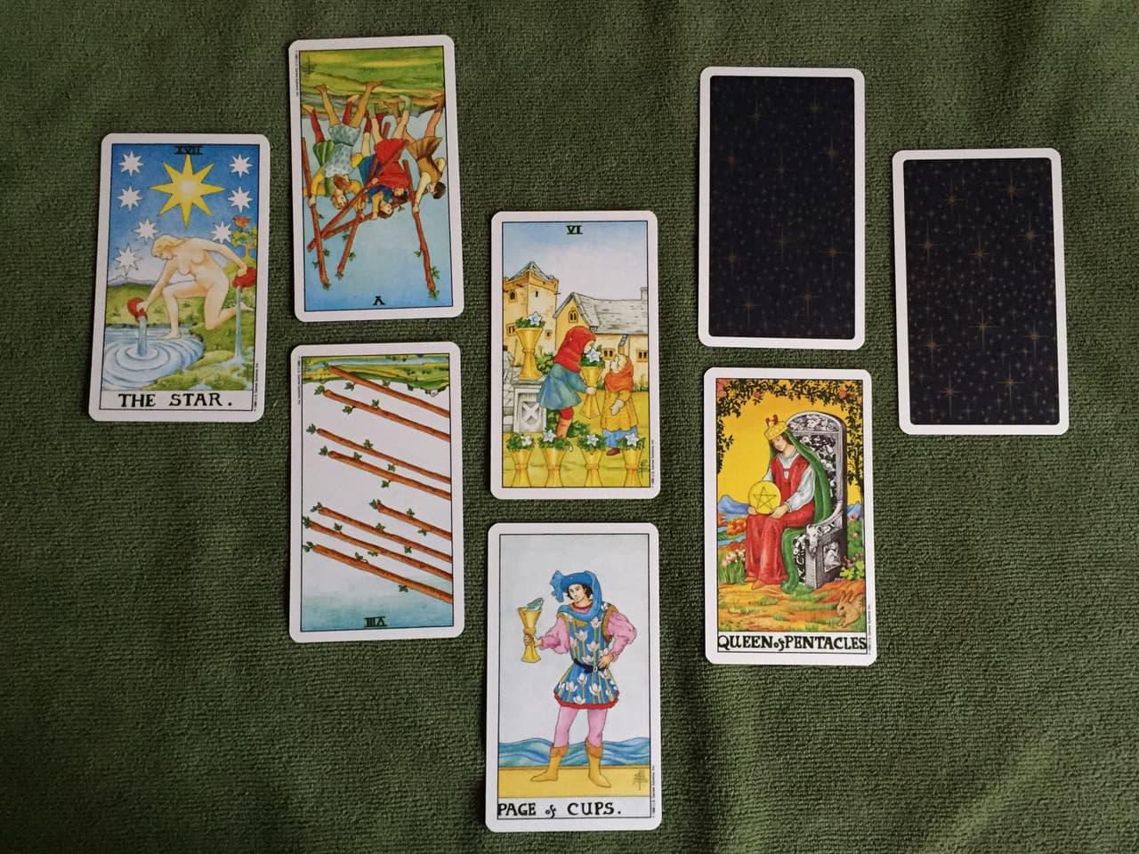 <b>Carta 6: </b>Esta carta ya está ligada al futuro, y nos habla del carácter o personalidad del primer amor que va a llegar a corto plazo. Nos indica cómo será la persona que llegará, tanto con sus aspectos positivos y negativos.