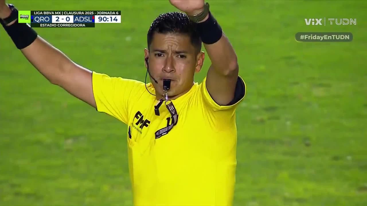 ¡El VAR anula el gol! Se marca falta sobre el portero potosino