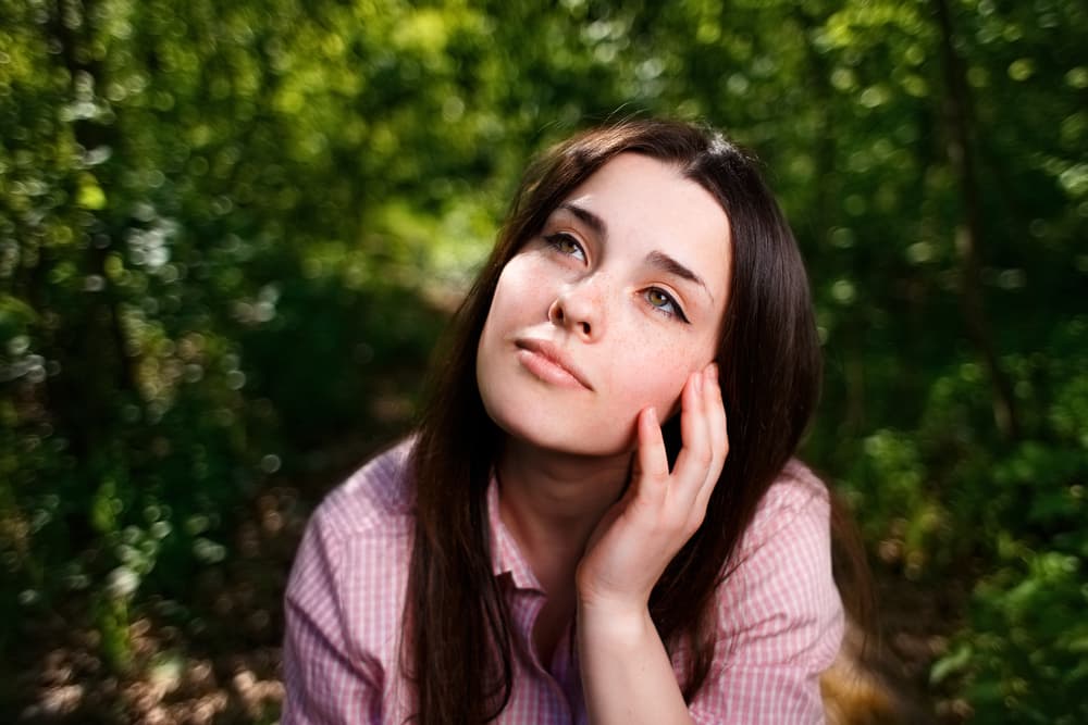 No importa si son tareas fáciles o si estamos en el punto máximo de concentración, la azúcar es la que gana para desviar nuestra atención. Y esto suele pasar más a menudo cuando no nos alimentamos bien. 
<br>