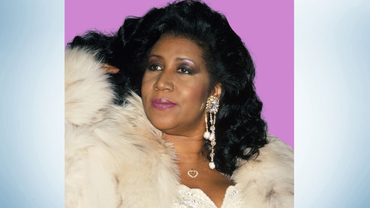 Lines grow for Aretha Franklin's viewing in Detroit