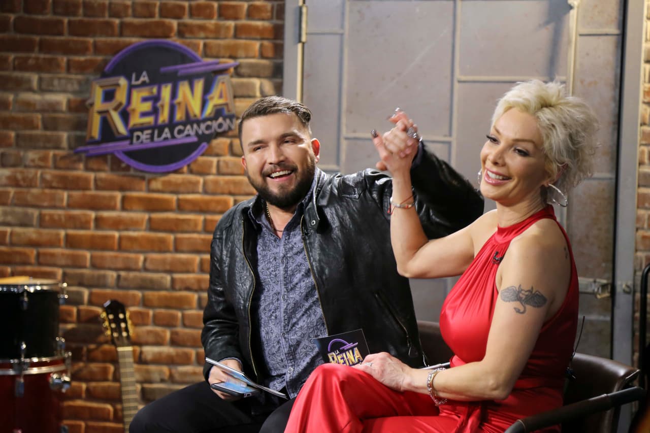 Marisela y Régulo Caro fueron invitados por los capitanes de los equipos para compartir sus conocimientos con las chicas, pero antes, ellas tuvieron que mostrarles su talento.