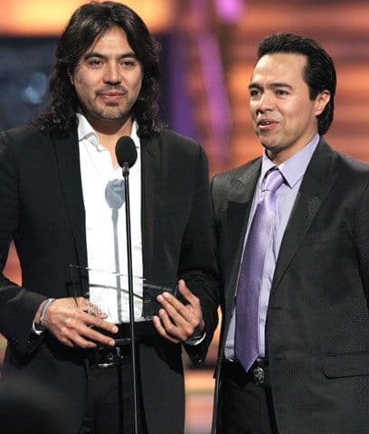 En 2019, la primogénita de Eugenio Derbez decidió hablar de una expareja de Rosaldo. En uno de los capítulos del reality show 'De viaje con los Derbez', sacó a colación 
<b><a href="https://www.univision.com/famosos/alessandra-rosaldo-acepto-que-fue-novia-de-adolfo-angel-el-temerario-mayor-y-asi-reacciono-eugenio-derbez-fotos" target="_blank">el nombre del famoso con el que Rosaldo fue vinculada sentimentalmente</a></b>.