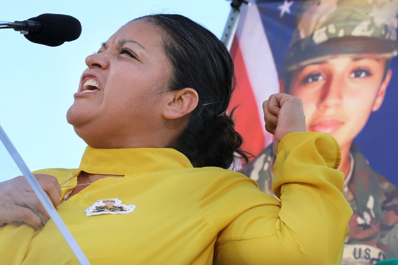 En 
<a href="https://www.facebook.com/gloria.guillen.7/posts/3892580217503630" target="_blank">una publicación en su cuenta de Facebook</a>, Gloria pide al gobierno actuar para arrestar a "esos miserables asquerosos que se esconden bajo un uniforme".