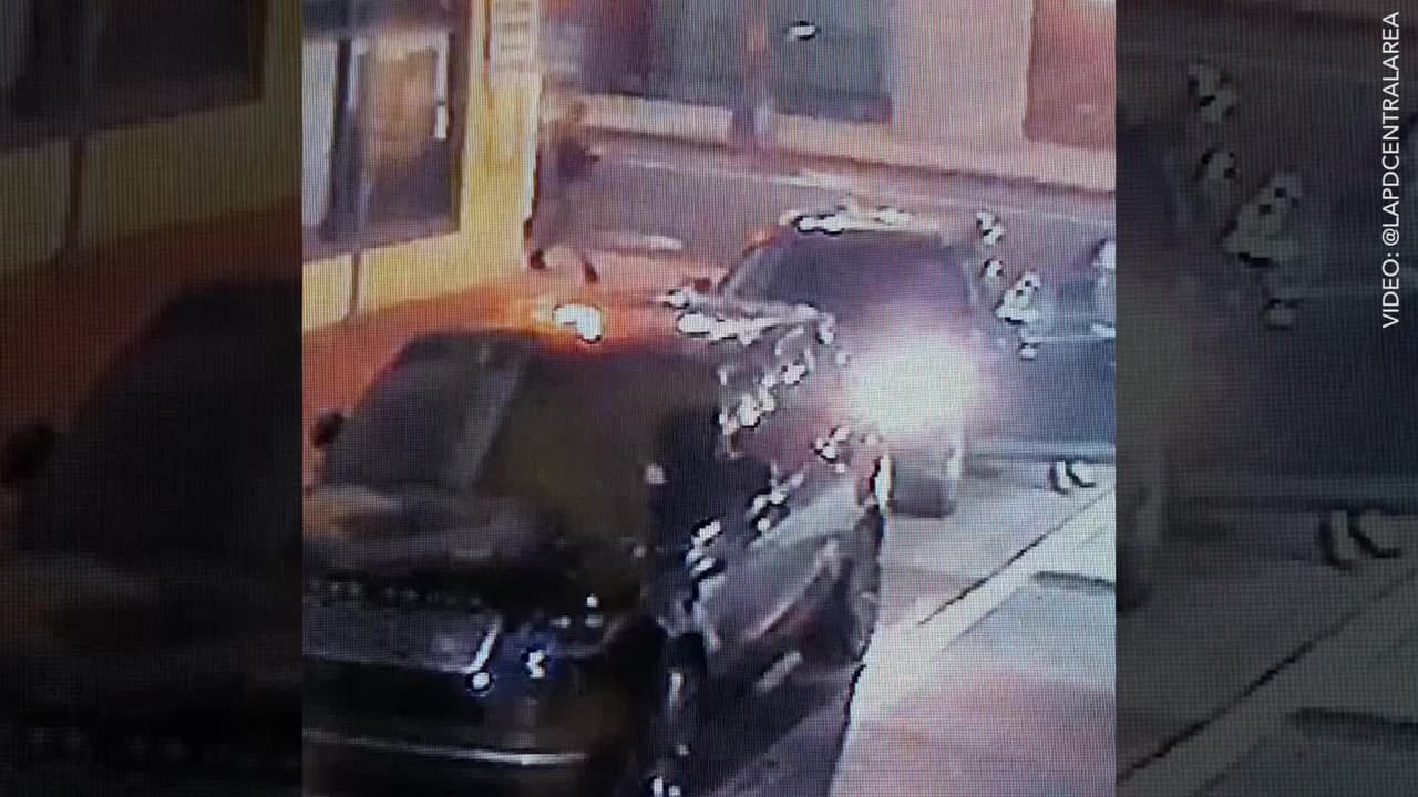 En video: Una mujer es atacada en el centro de Los Ángeles