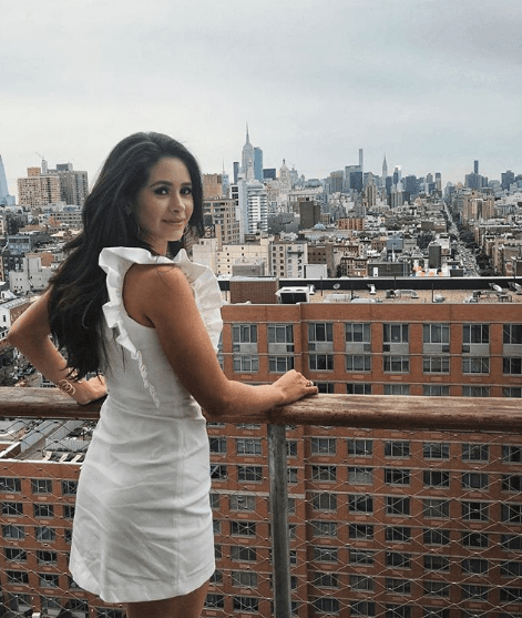 También declaró que consideraba a Jencarlos, “Buena gente, caballeroso, buena persona, chulo, inteligente y ambicioso [...]". Y además, que su relación iba "pasito a pasito".