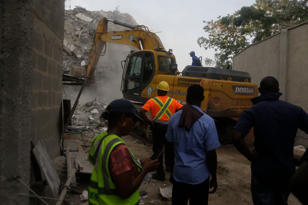 Un experto le dijo a CNN en 2019 que más de 1,000 edificios estaban en riesgo de derrumbarse en Lagos.