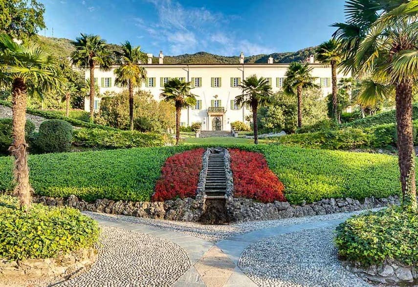 Este bello inmueble lo rentó Mariah por la plataforma 'Airbnb'. La majestuosidad de los jardines y lo inigualable de las estancias realmente despierta la inspiración.