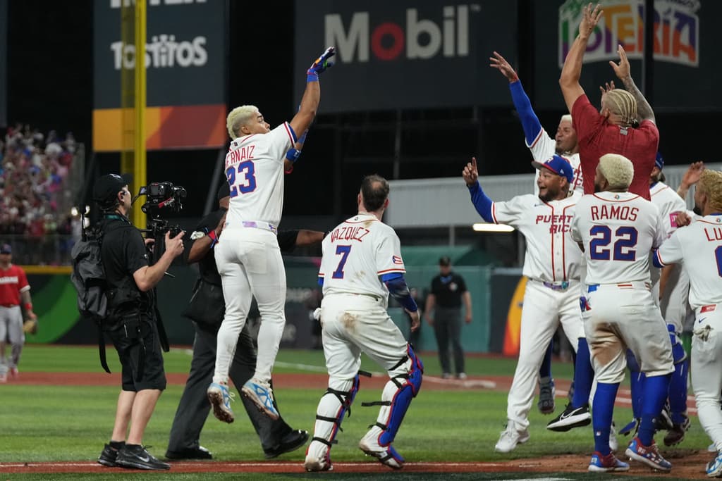 Hernaiz confesó que cuando iba llegando al 'home' nuevamente, recordó un gesto que su colega Eddie Rosario hizo en el Clásico Mundial de Bésibol pasado. Así que se detuvo, hizo como que echaba un canasto y finalmente pisó el plato, marcando la carrera. El público estaba eufórico, celebrando su batazo.