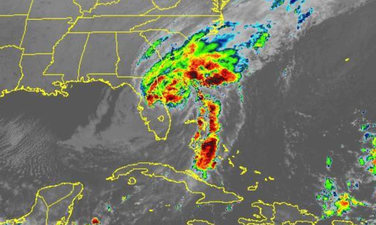 Reportan inundaciones severas en Kissimmee por huracán Ian