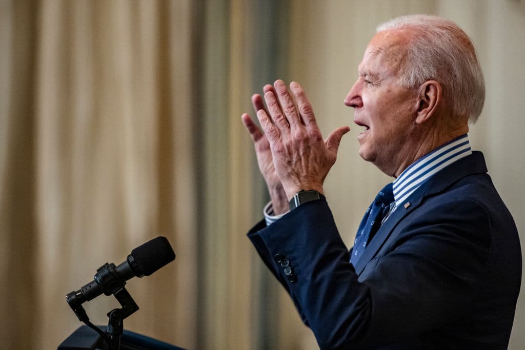 Biden conmemora el 'Domingo Sangriento' con un decreto para garantizar el derecho al voto