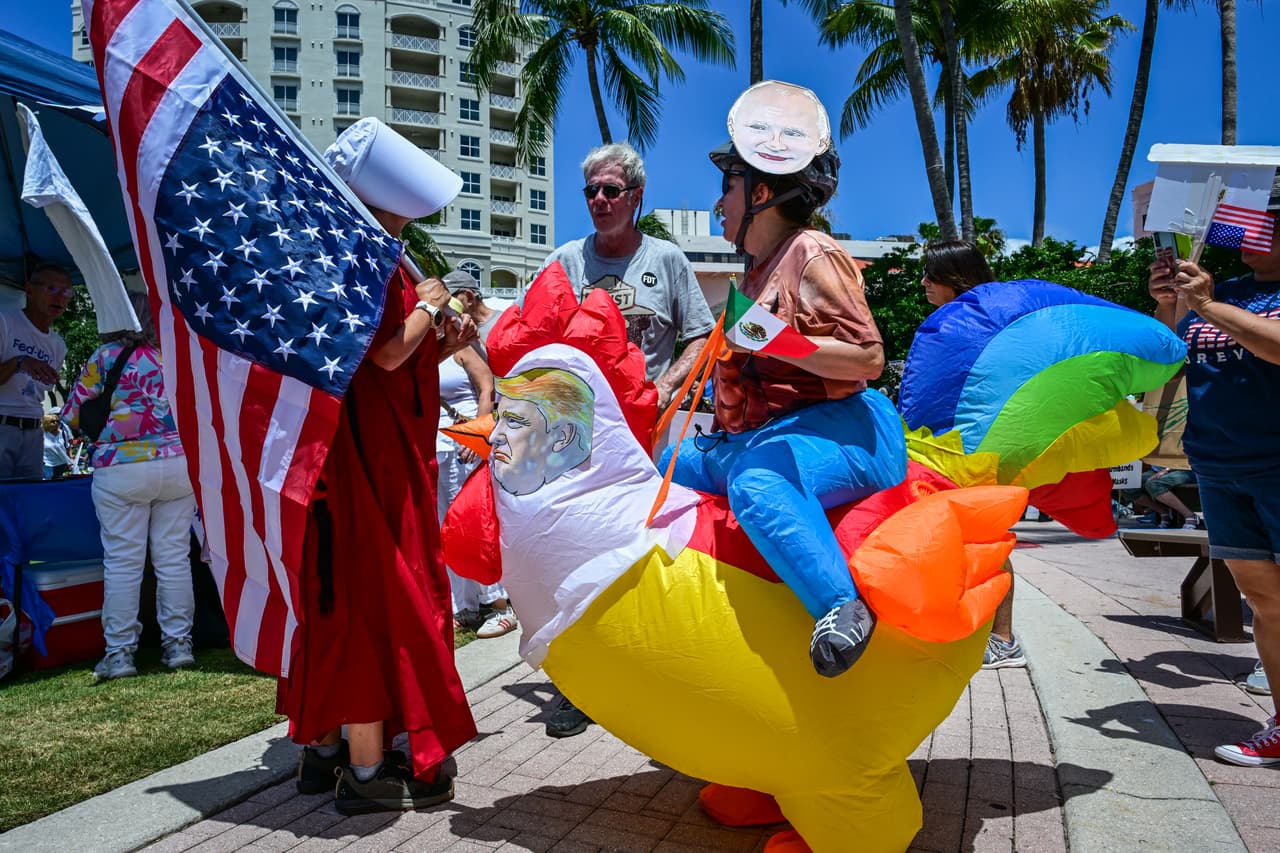 Según los organizadores de las protestas, estas buscan rechazar el autoritarismo que, según ellos, reflejan las acciones del presidente Trump y su administración.