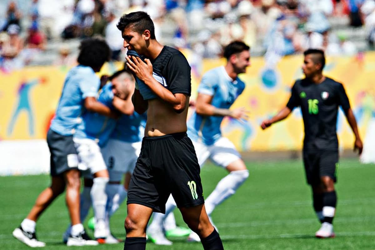 Uruguay obtiene el oro al vencer a México en final de fútbol de Juegos Panamericanos 2015
