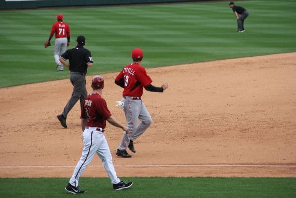 ¡El famoso comediante Will Ferrell se lució jugando con 10 equipos diferentes de la MLB  en cinco partidos del Spring Training en un solo día! Mientras los fans le hacían porras al comediante, éste les hacía bromas desde la cancha. Su hazaña fue grabada para una producción televisiva que será transmitida por HBO a finales de año.