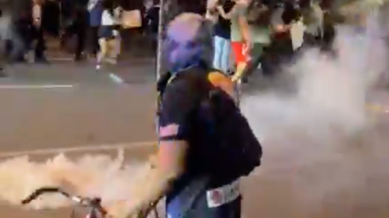 Las protestas a nivel nacional contra ICE llegaron a Austin, con fuertes tensiones entre manifestantes y autoridades. Así es como se vivieron.