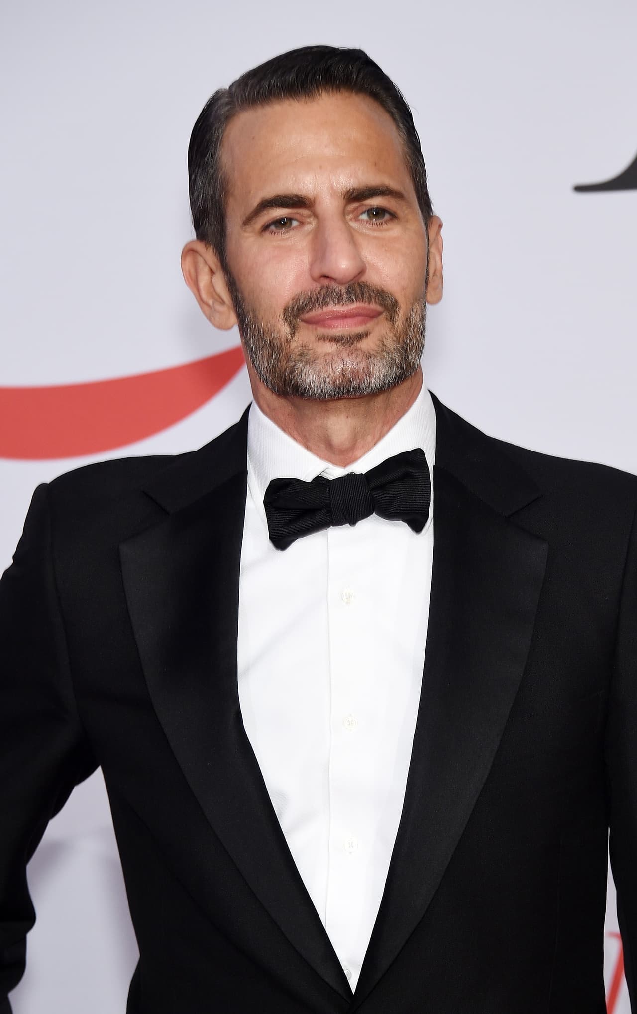 En junio, se filtró una foto de Jacobs desnudo, que supuestamente envió a alguien por Internet.