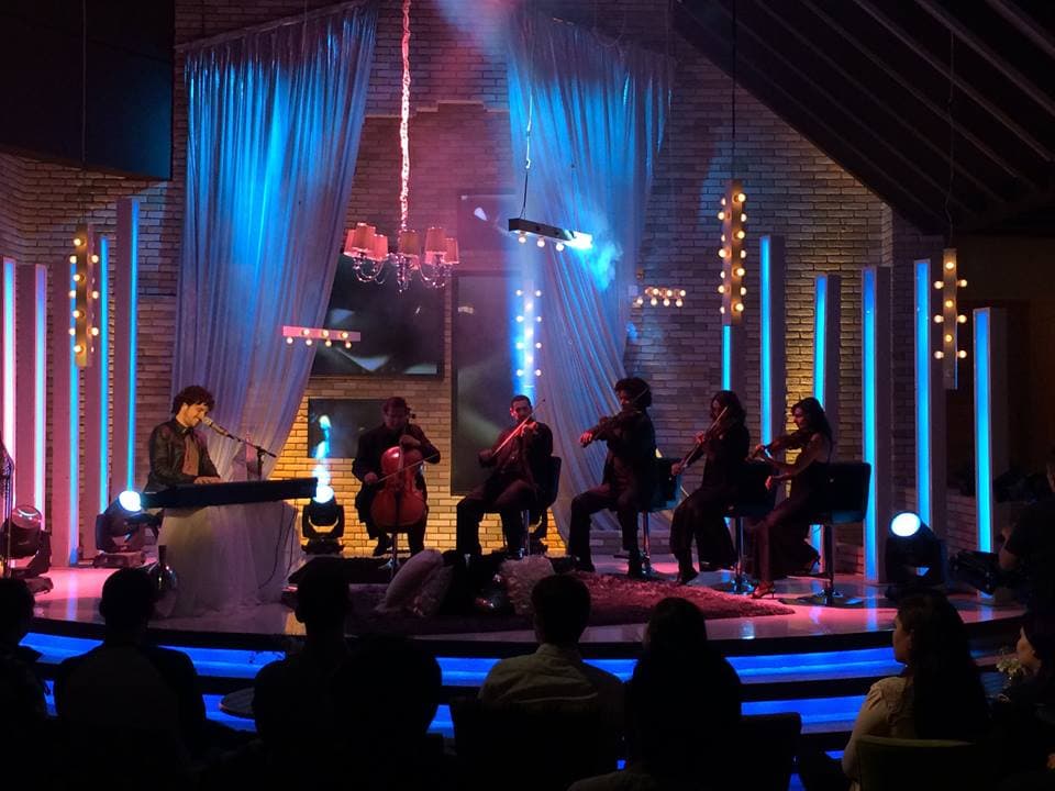 ¡Tommy Torres nos deleitó con su voz!