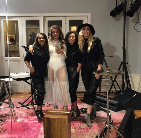 Días previos a la celebración, Paulina compartió su entusiasmo en Instagram con algunas fotos de sus ensayos.
<br>