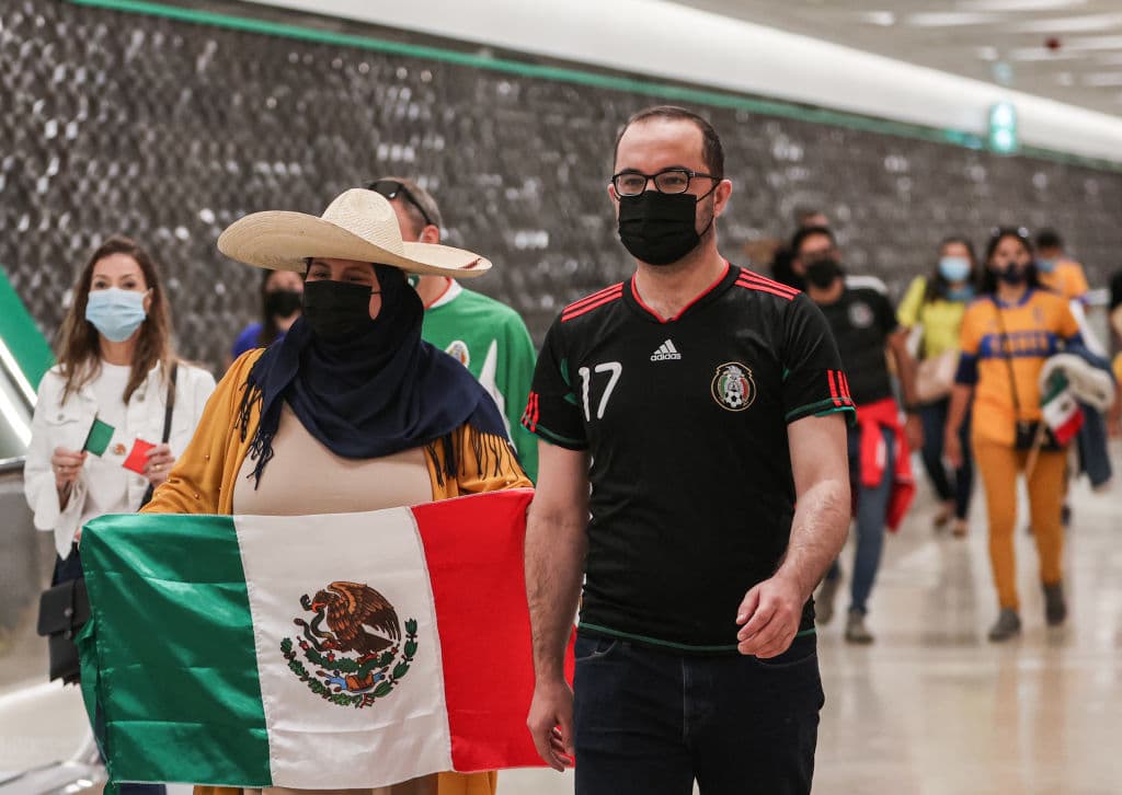 Así se pintaban los pasillos del metro en las estaciones cercanas al Education City Stadium.