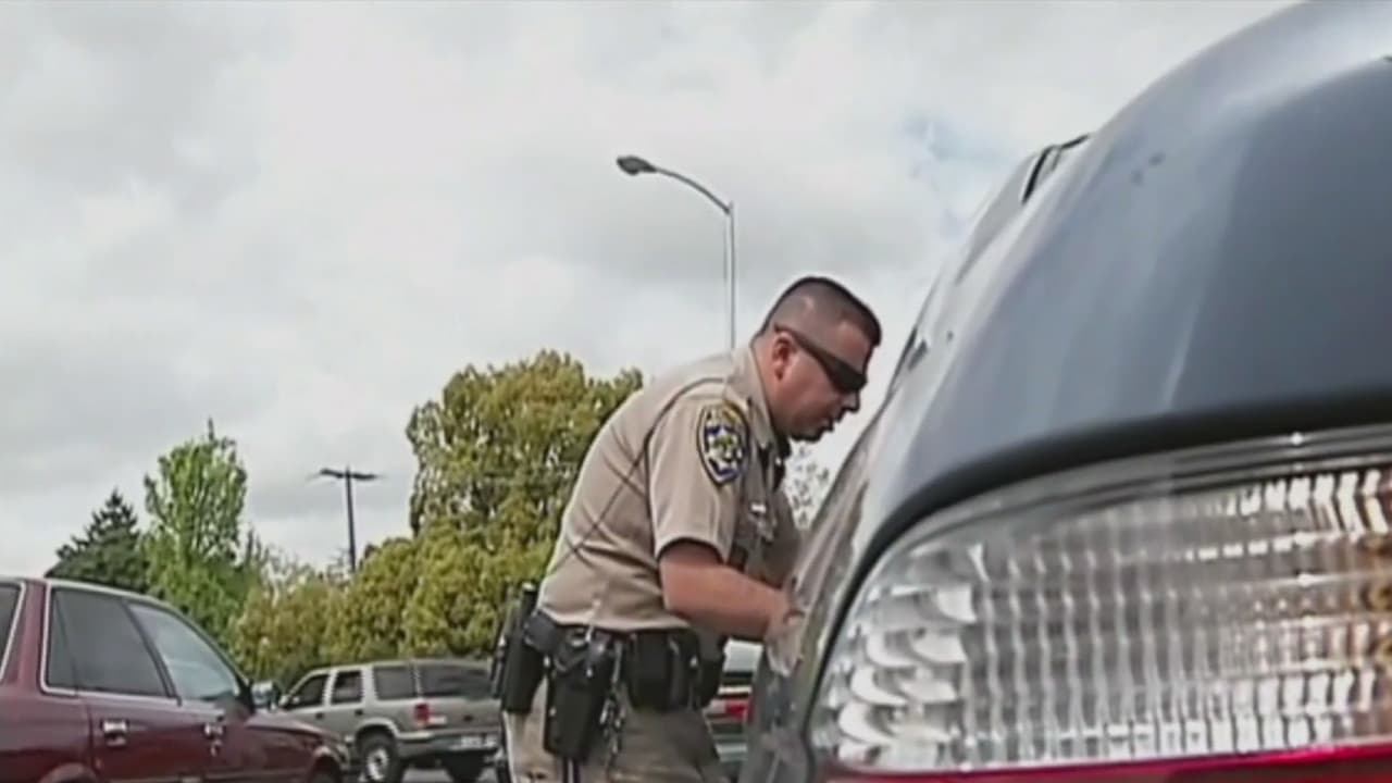 ¿Si soy latino tengo más probabilidades de que me pare la Policía? Un estudio sugiere que sí