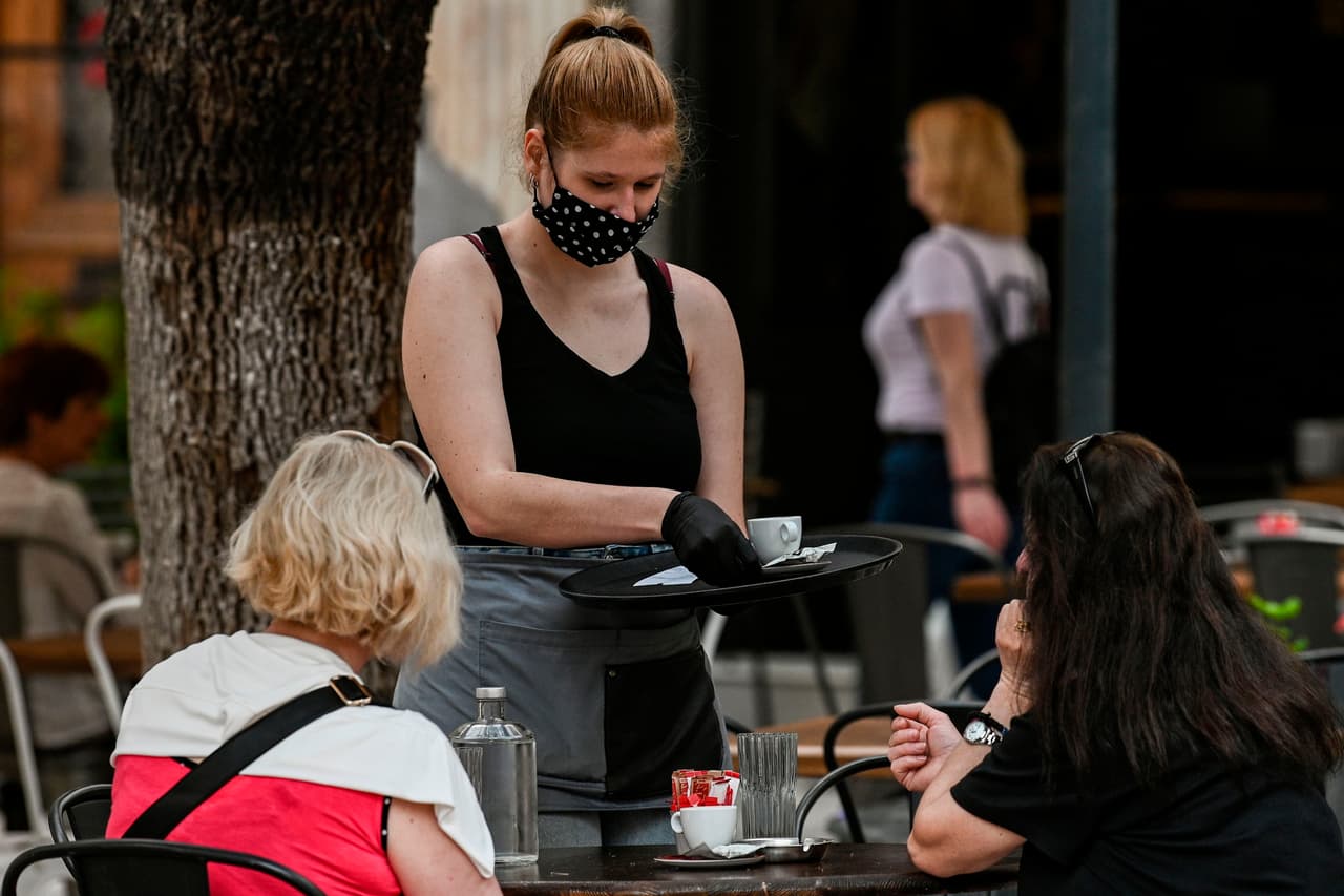 Endurecen las restricciones para restaurantes en Pasadena debido al coronavirus