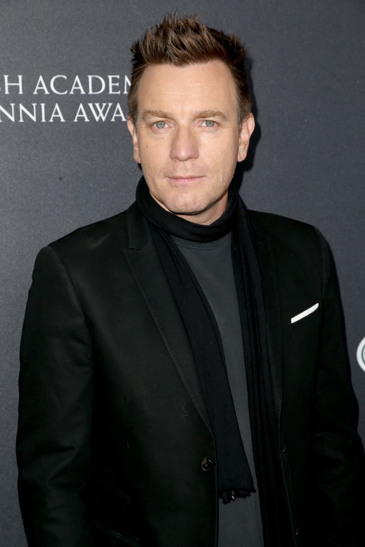 Ewan McGregor, otro famoso honrado por la academia británica.