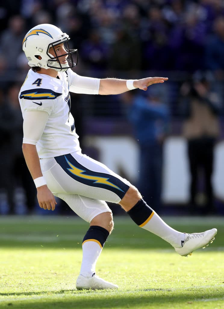 De 2016 a 2018 los Chargers se fueron 2 de 9 (22%) en temporada regular en intentos de gol de campo de 50 o más yardas, el peor porcentaje y la consecha más baja de la NFL en ese lapso.