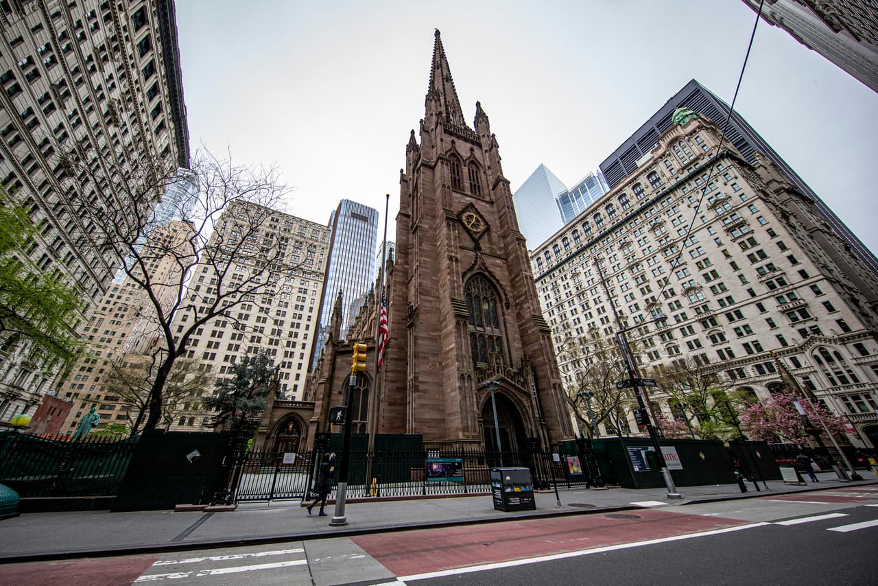 <b>Iglesia de la Trinidad, Nueva York.</b> Este templo de estilo gótico tiene 300 años de antigüedad en medio del caos de Manhattan, en la Gran Manzana. Los fanáticos del musical de Broadway sobre Alexander Hamilton visitan este templo episcopal porque allí fue sepultado este padre fundador de Estados Unidos. 
<br>