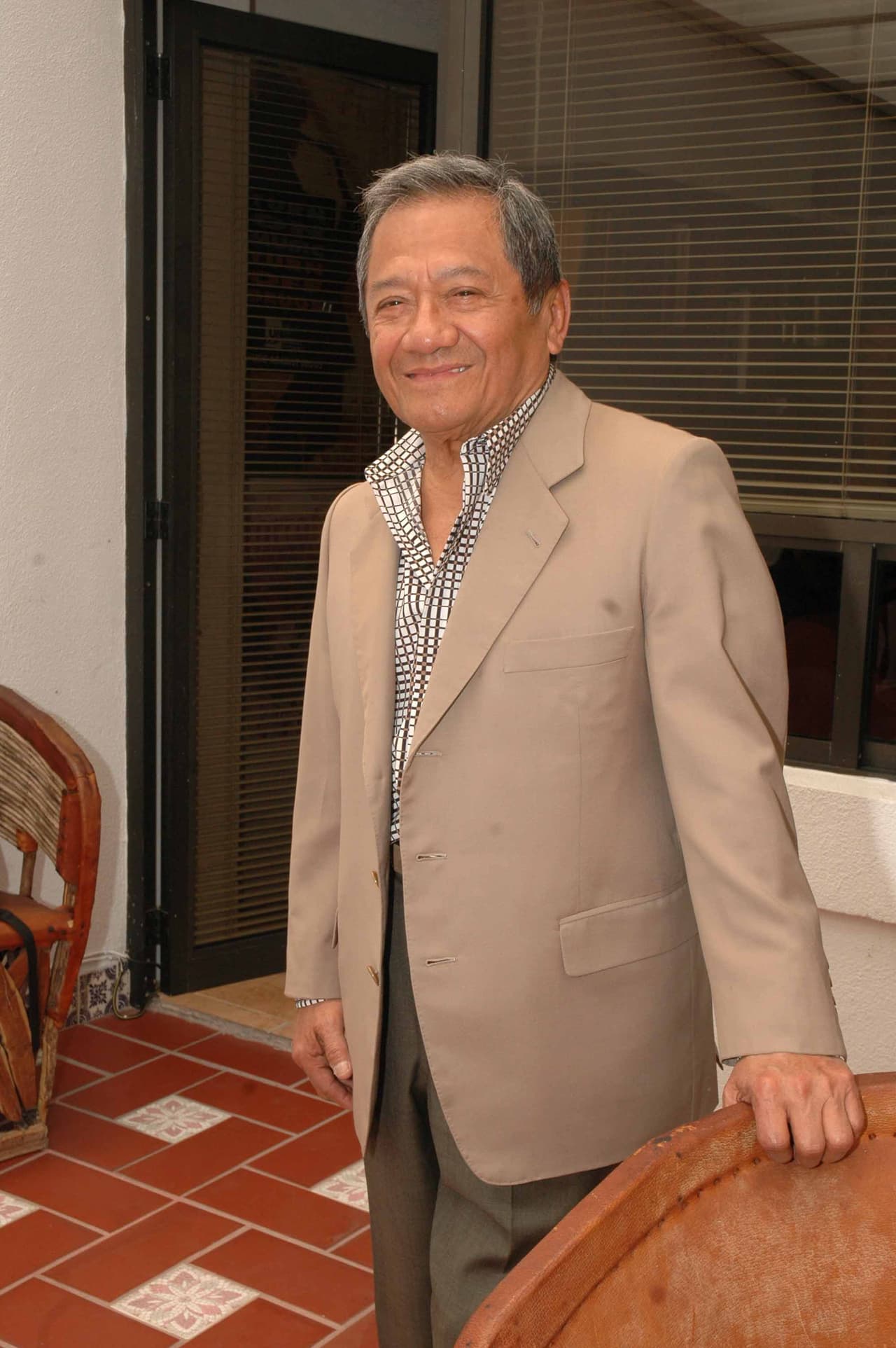 Desde el 14 de diciembre empezó a sentir diferentes malestares gripales y fue atendido en su casa. Tras haber dado positivo por coronavirus el 17 de diciembre fue internado en la clínica .