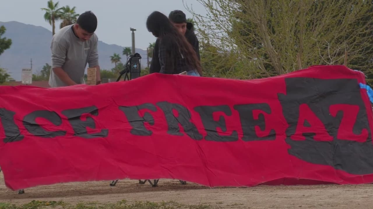 Activistas rechazan propuesta que impediría alertar sobre operativos de ICE en Arizona