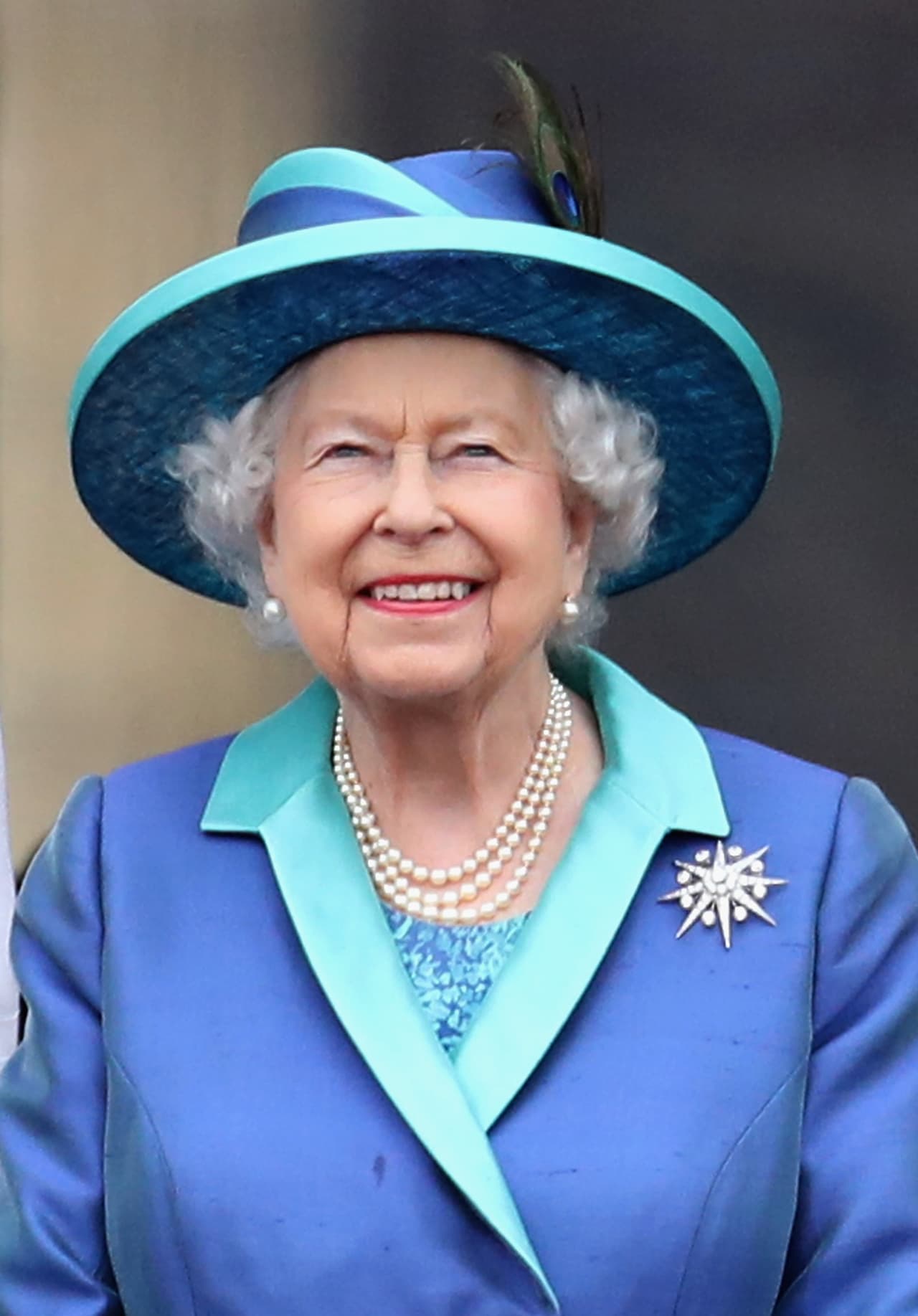 Ni siquiera la elegancia de Isabel II, quien ha sido reina por 65 años, la colocó como la favorita de los trabajadores del palacio.
<br>