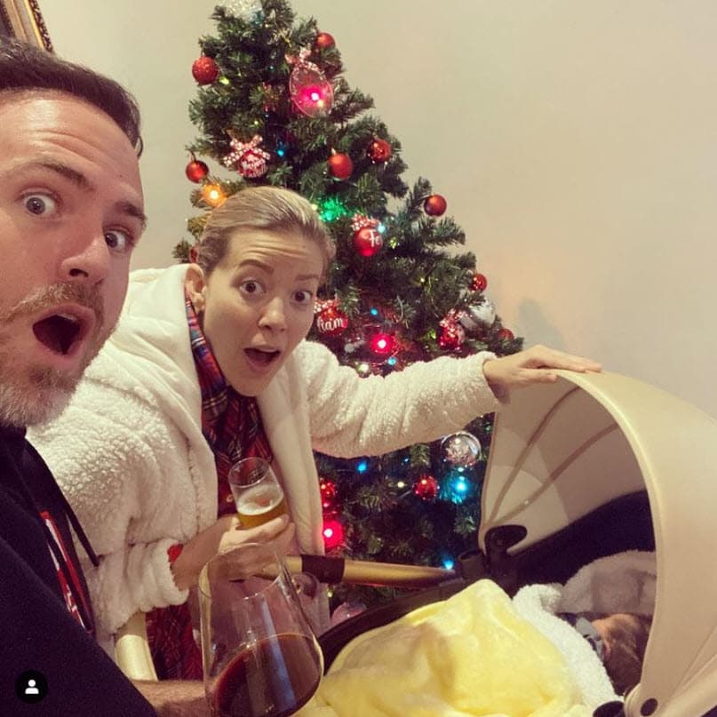 "Cómo me costó cada día salir de mi casa con una mezcla de necesidad de libertad y de culpa", se sinceró respecto a ser una de las tantas madres trabajadoras que deben salir a trabajar para luego reencontrarse con sus hijos en casa. 
<br>