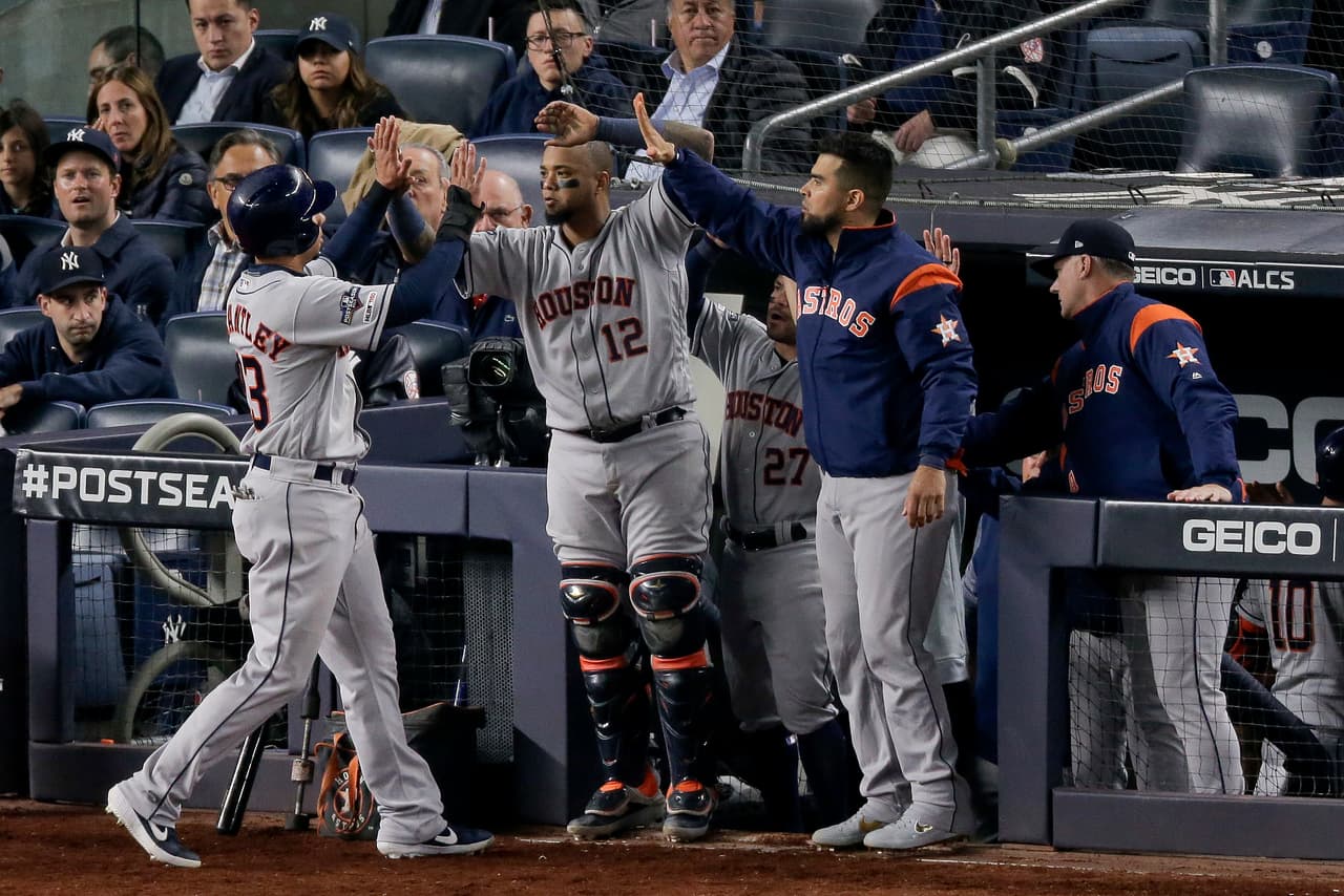 Los Astros derrotan a domicilio a los Yankees y se ponen 2-1.